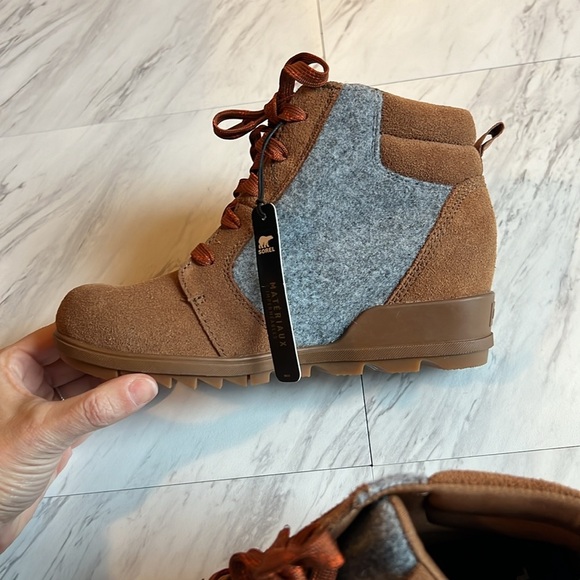 Sorel Evie Ankle lace up boot bootie shoe velvet tan black gray size 6 - Picture 4 of 7